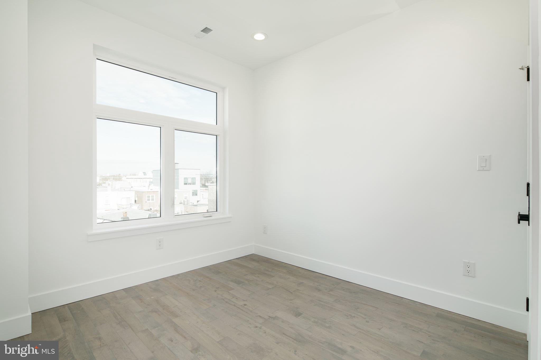 PORT RICHMOND - Residential