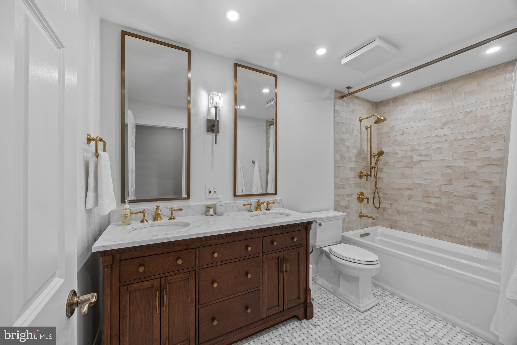 CEDAR LANE FARM - Residential