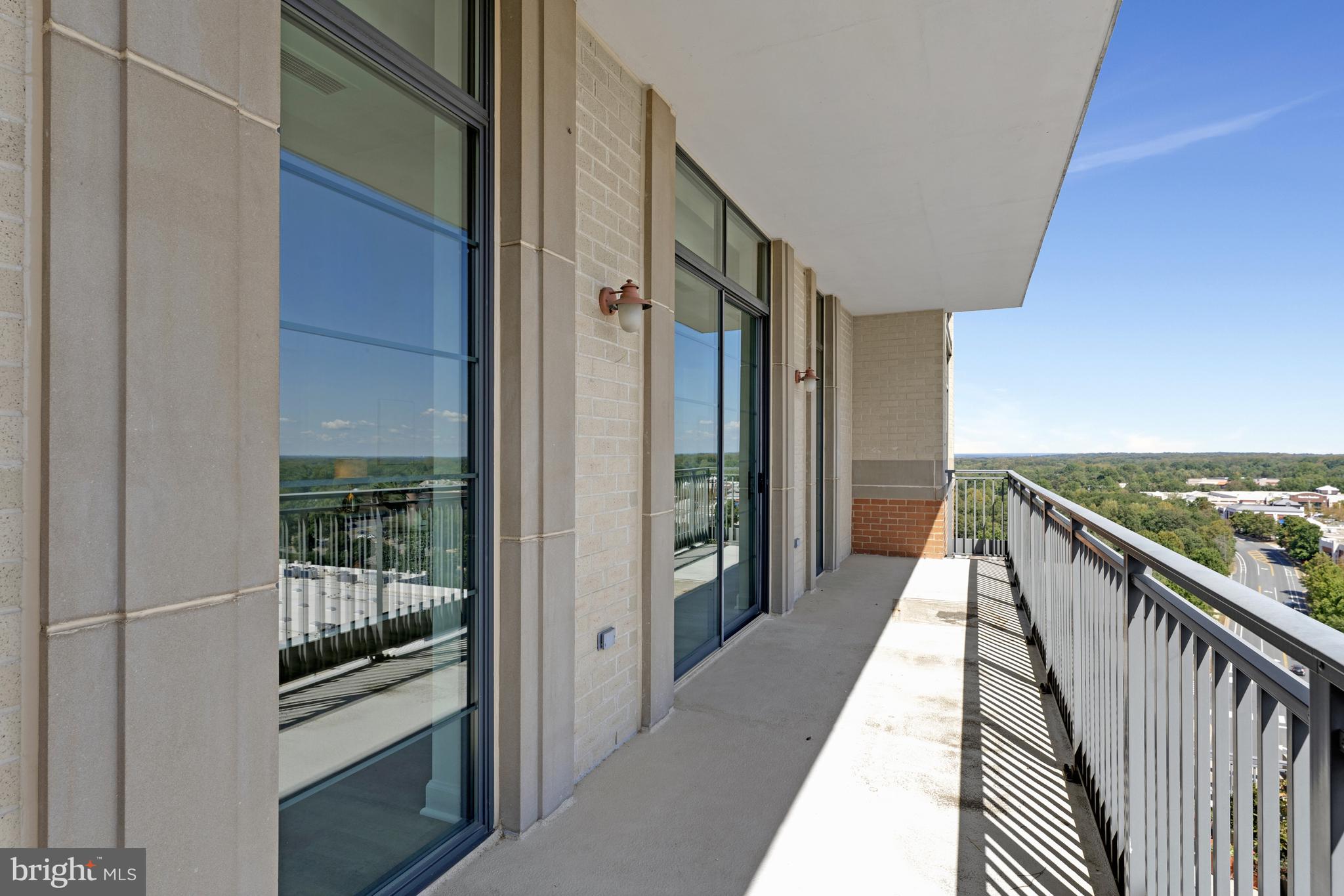 RESTON TOWN CENTER - Residential