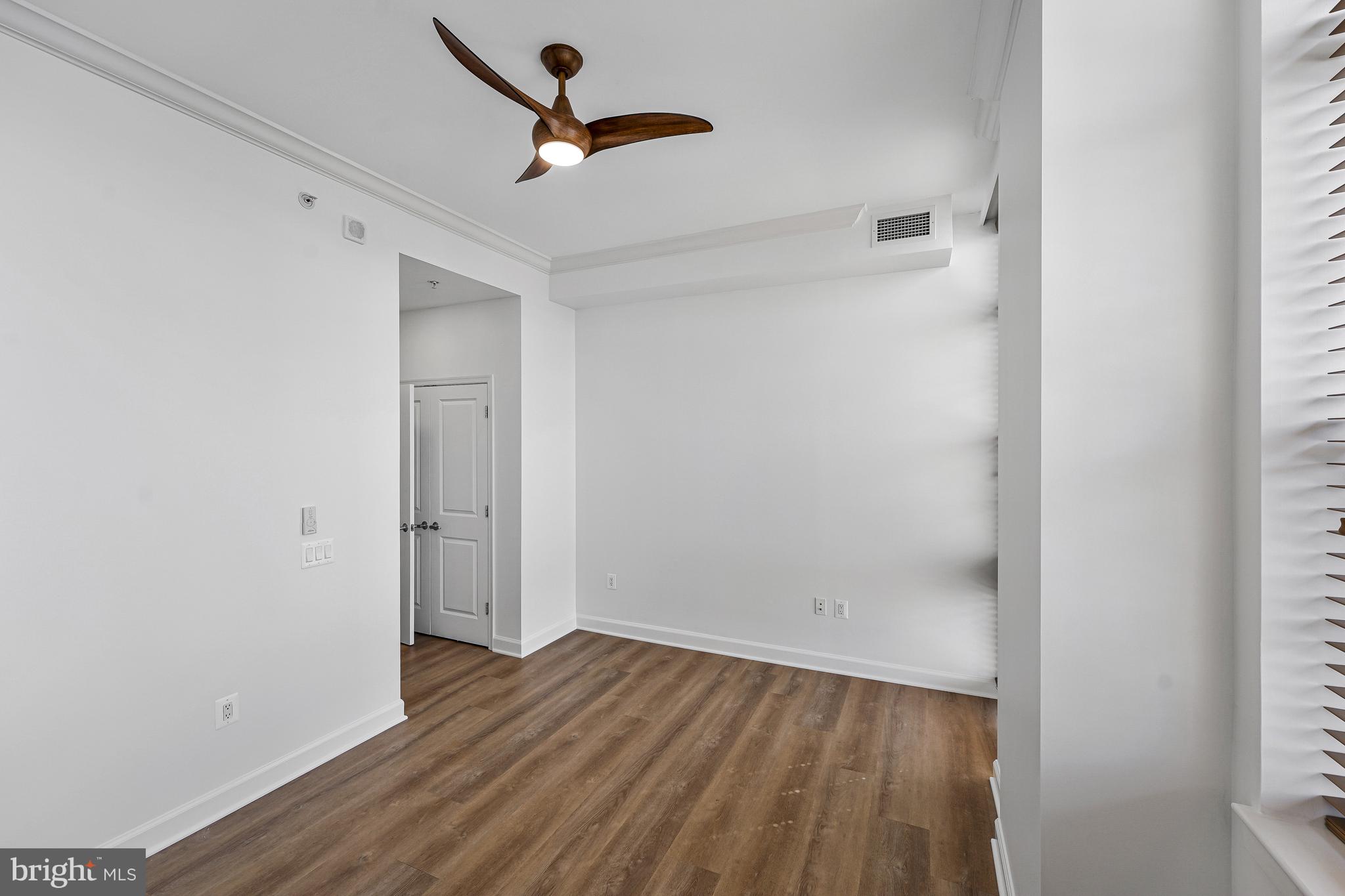 RESTON TOWN CENTER - Residential