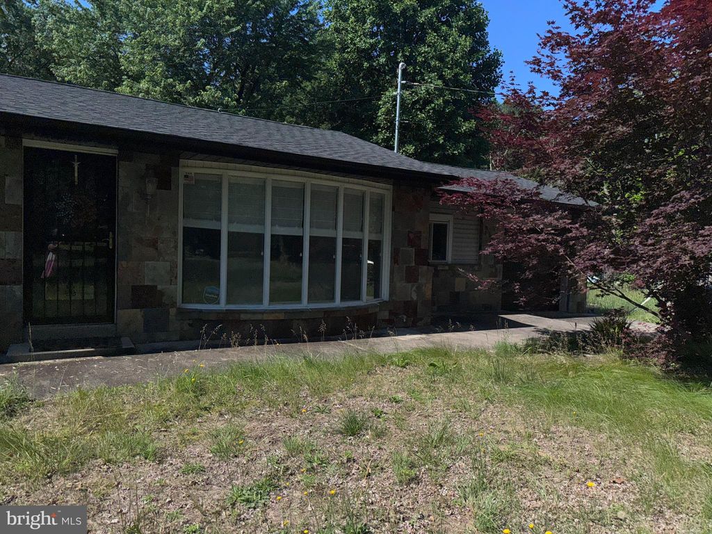 Photo of 415 Edwards Avenue, CHESILHURST, NJ 08089 (MLS # NJCD2103632)