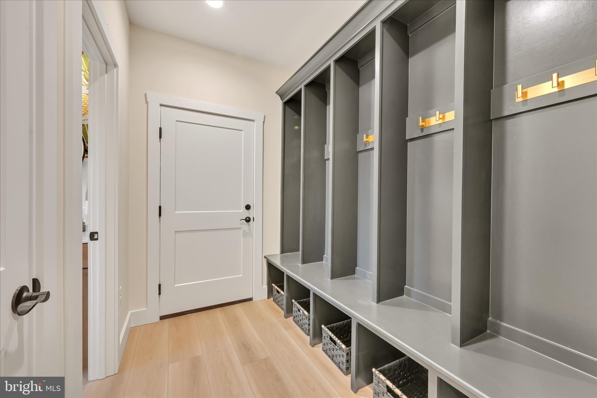 PIPING ROCKS - Residential