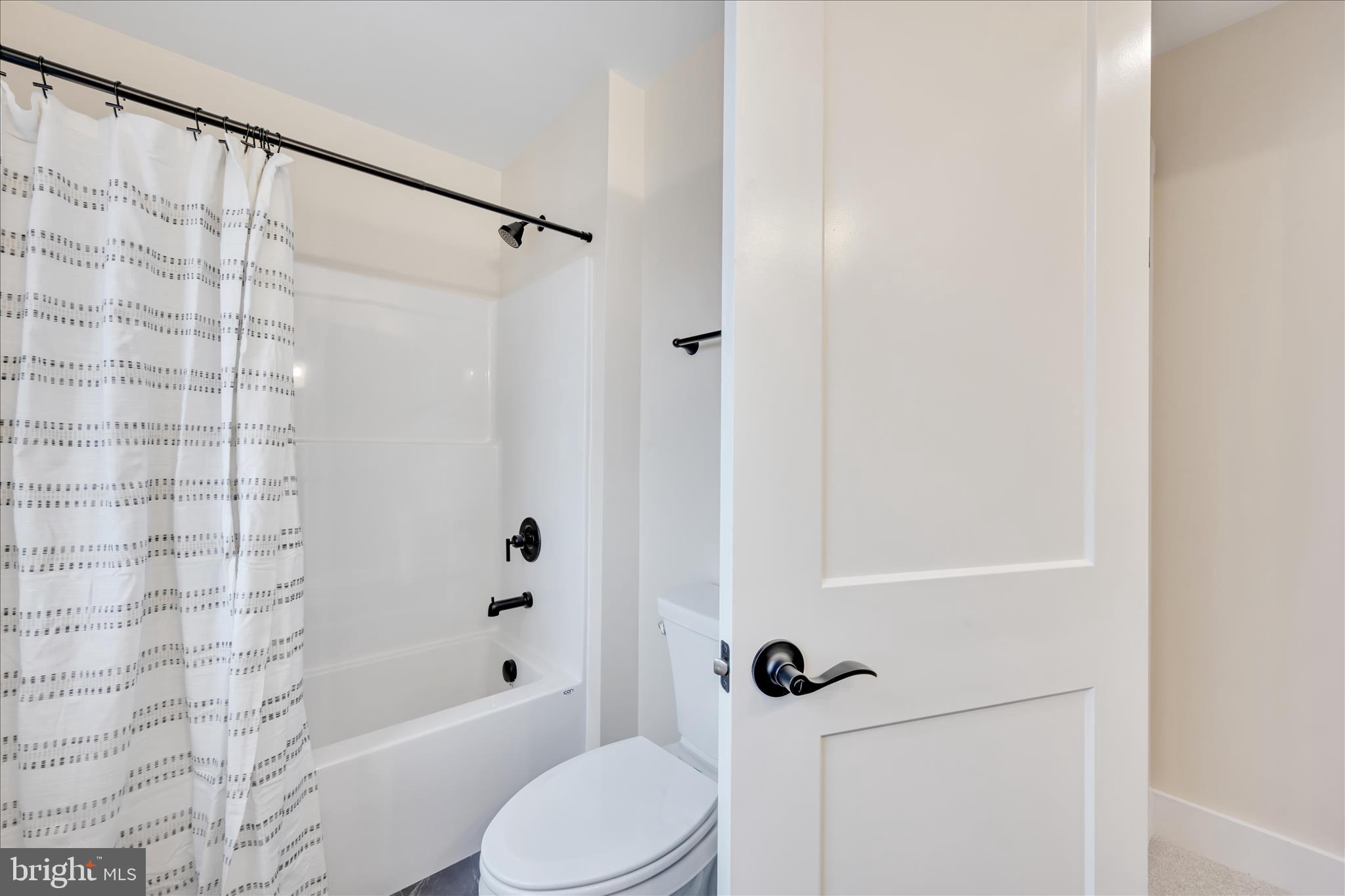 PIPING ROCKS - Residential