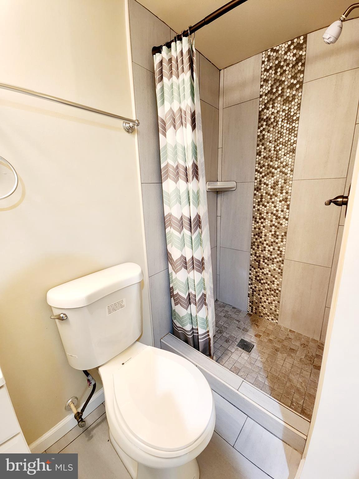 OXON RUN HILLS - Residential Lease