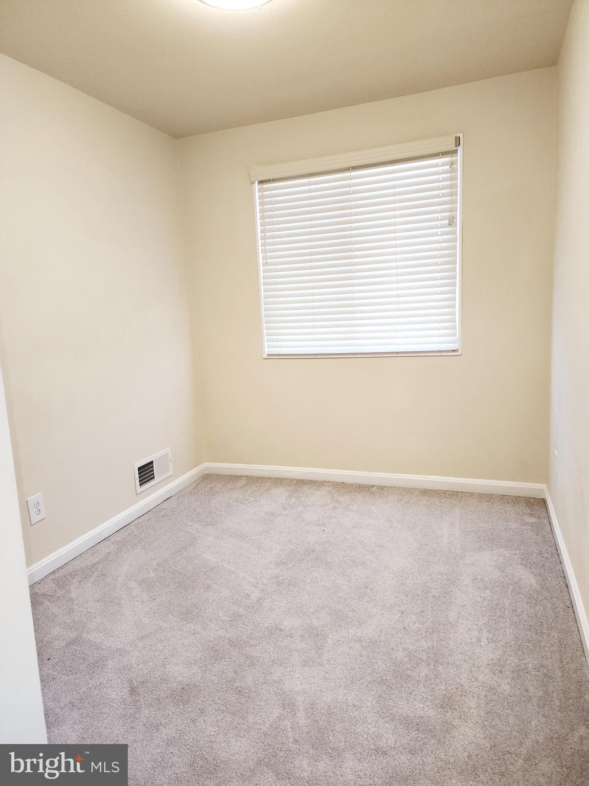 OXON RUN HILLS - Residential Lease