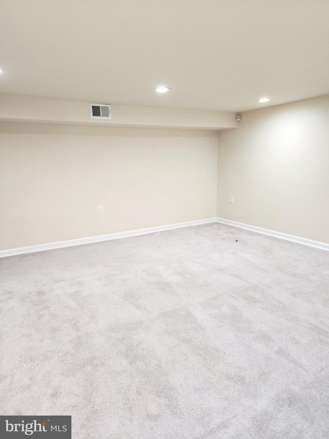 OXON RUN HILLS - Residential Lease