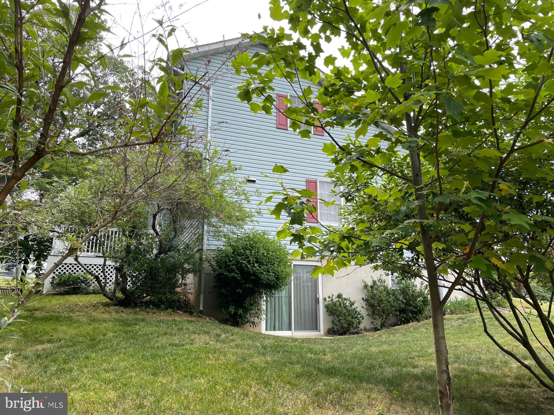 POOLE MEADOWS - Residential