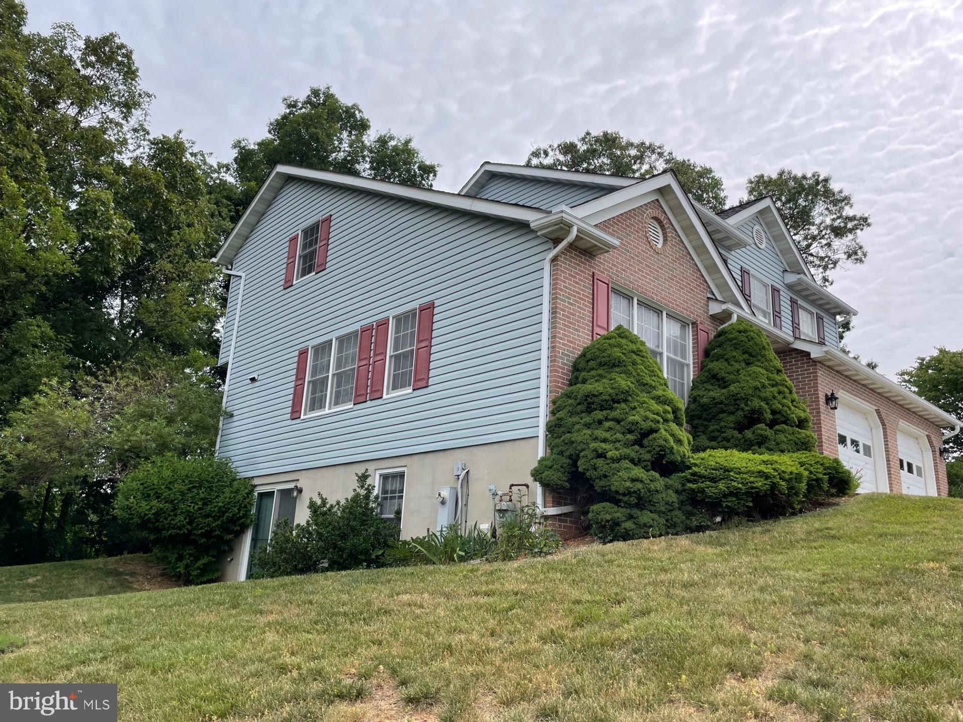 POOLE MEADOWS - Residential