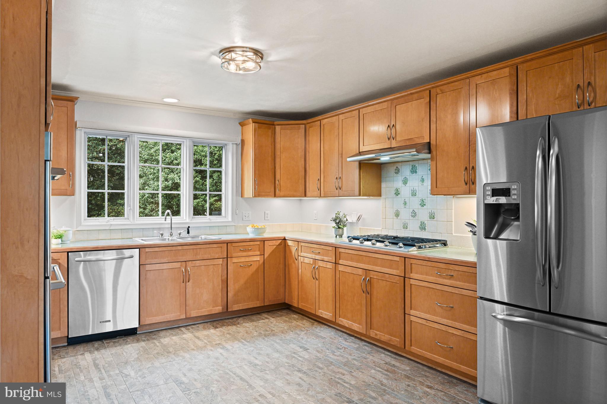 MC LEAN HAMLET - Residential