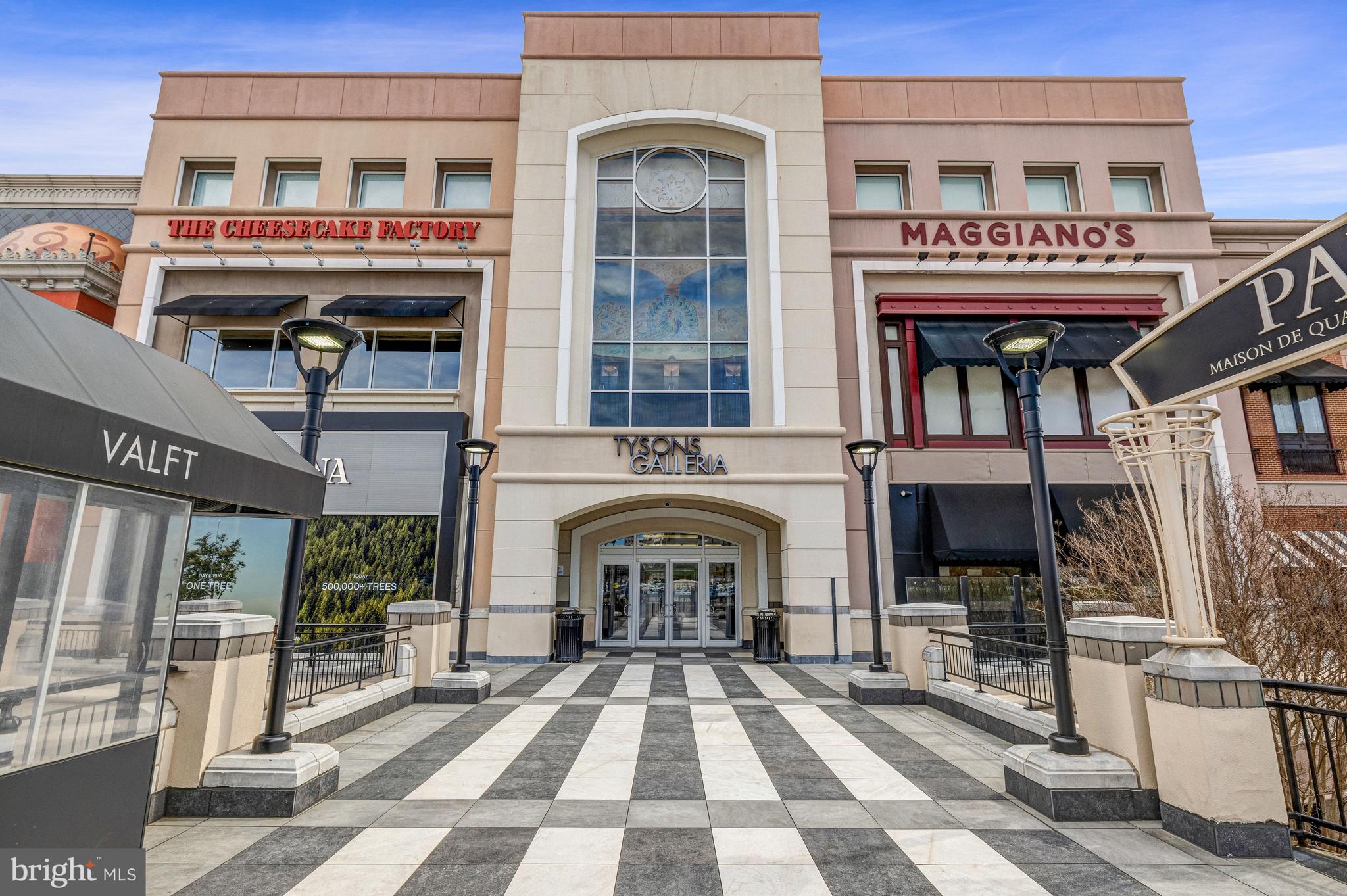 MC LEAN HAMLET - Residential