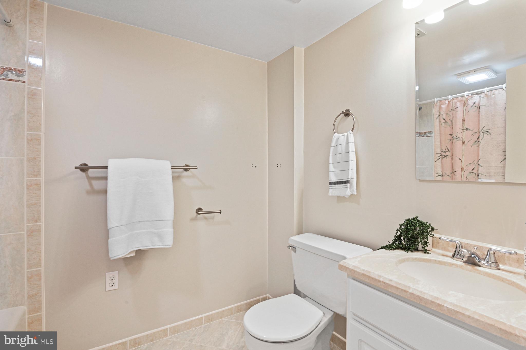 MC LEAN HAMLET - Residential