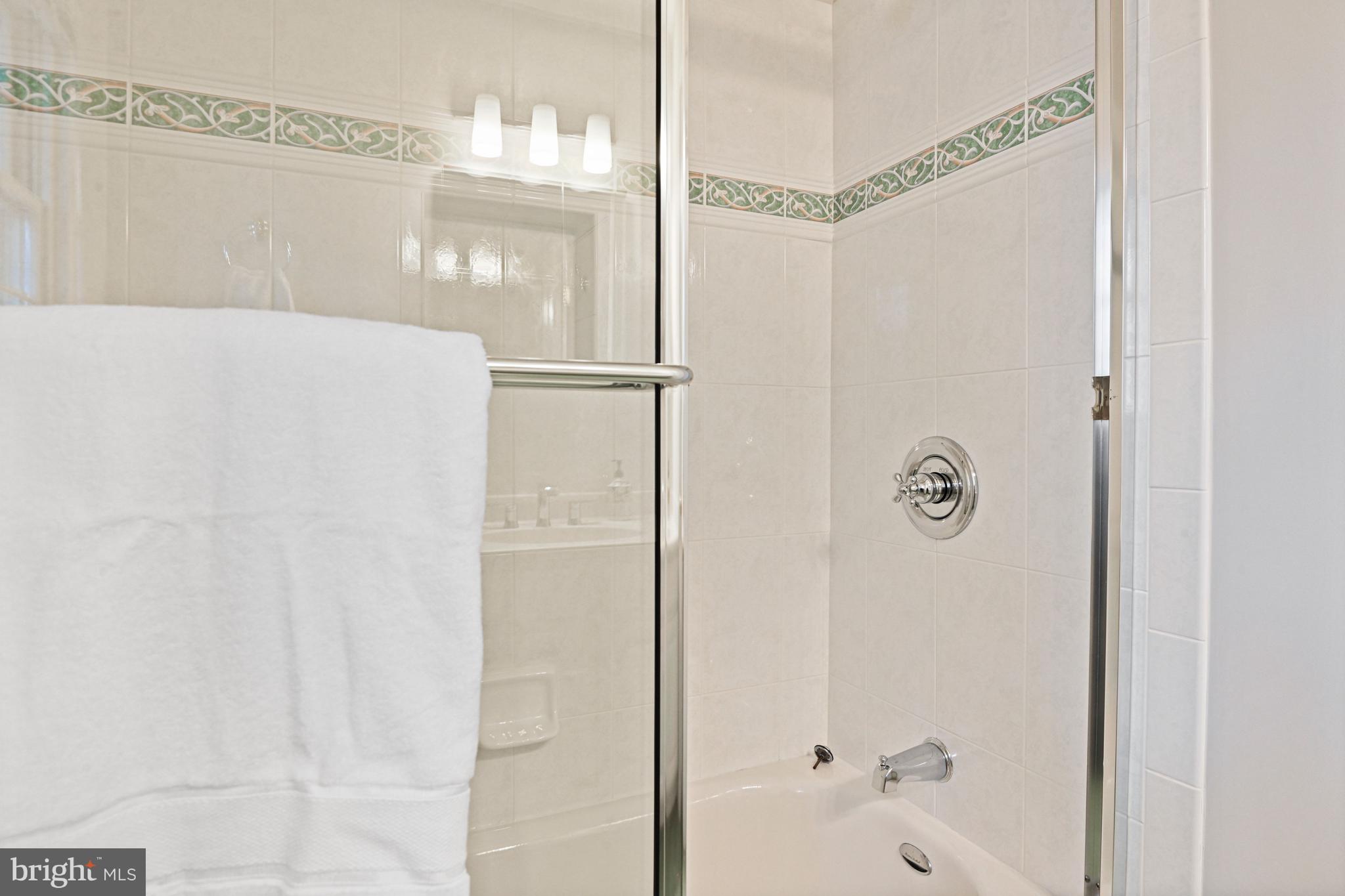 MC LEAN HAMLET - Residential