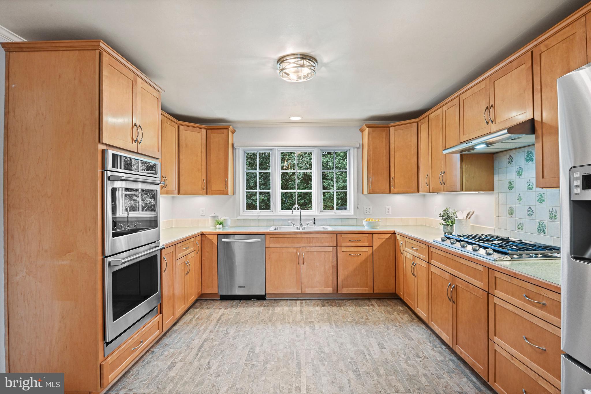 MC LEAN HAMLET - Residential