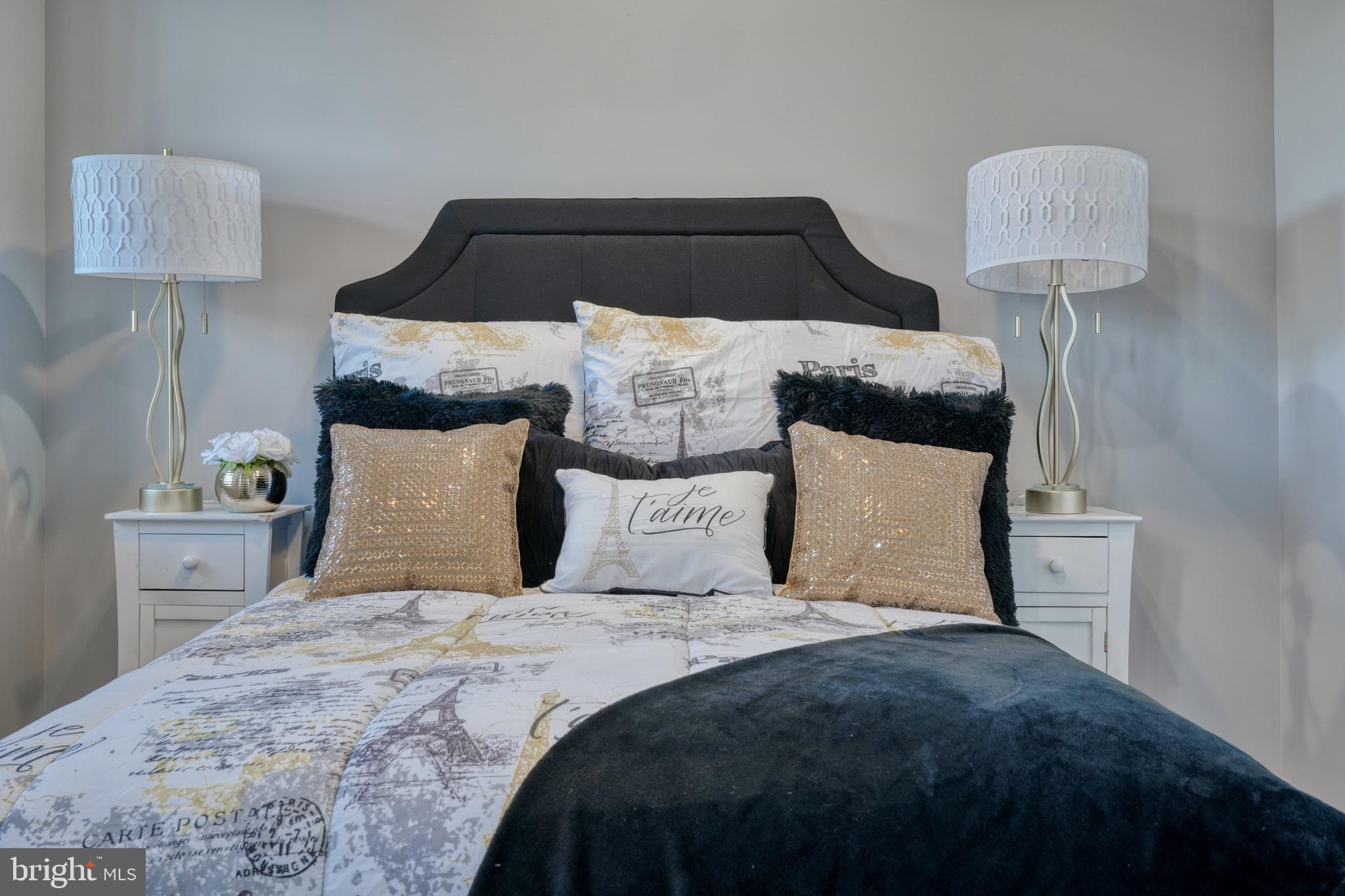 LIBERTY SQUARE - Residential