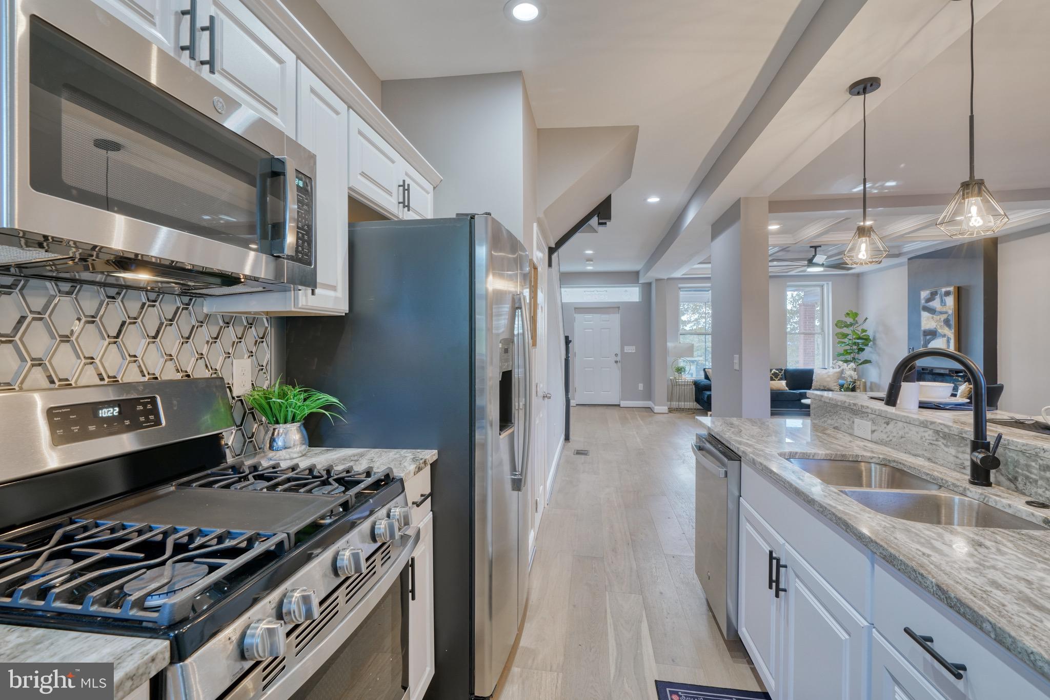 LIBERTY SQUARE - Residential