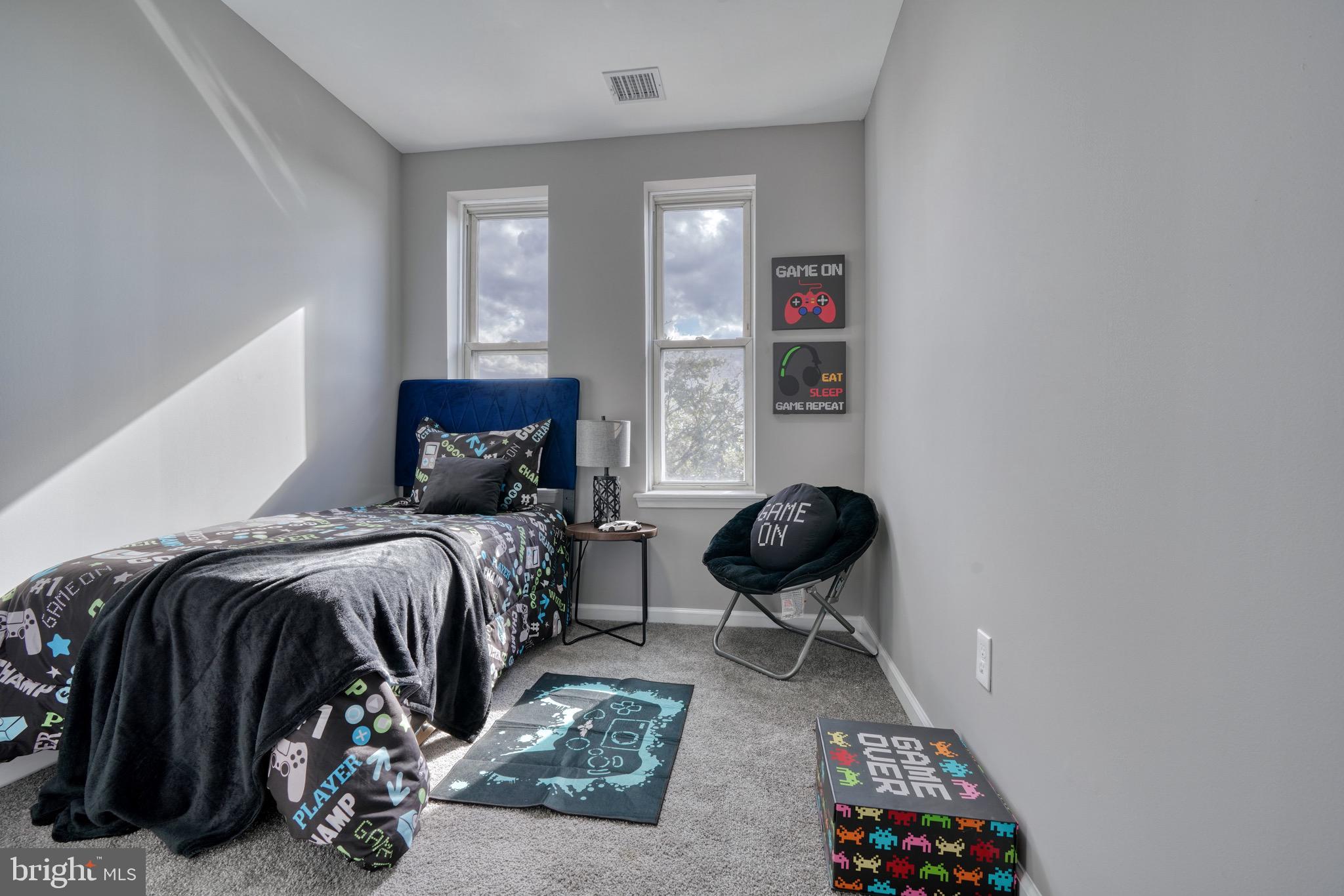 LIBERTY SQUARE - Residential