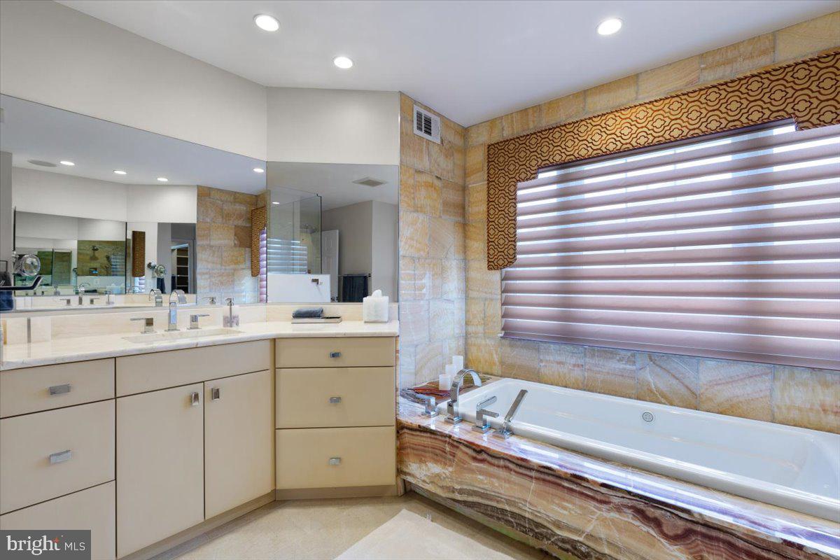 PALISADES PARK - Residential