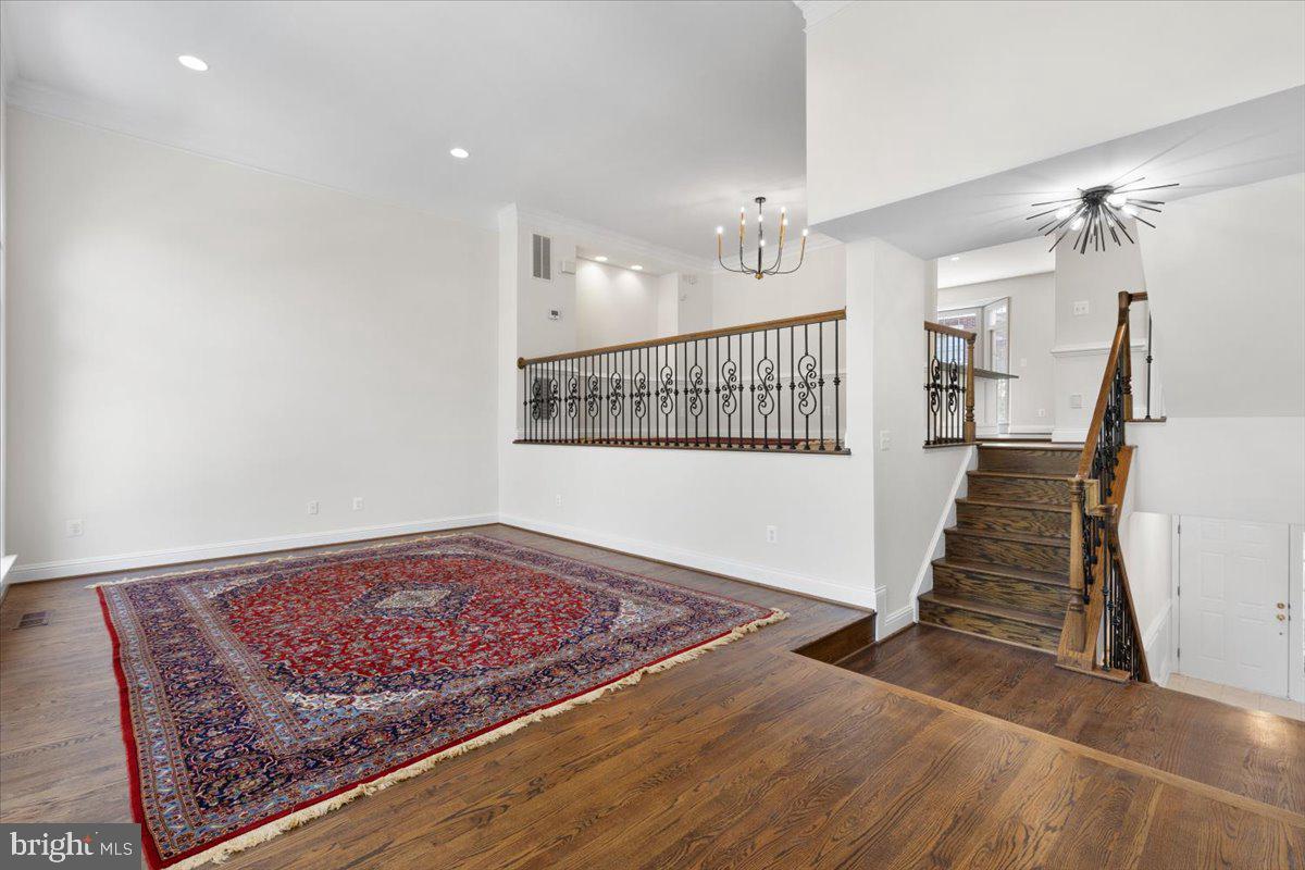 PALISADES PARK - Residential