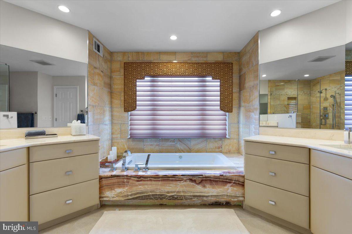 PALISADES PARK - Residential