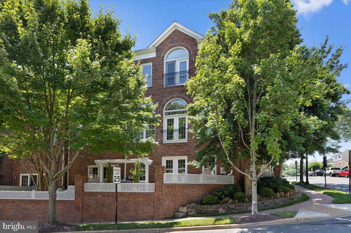 PALISADES PARK - Residential