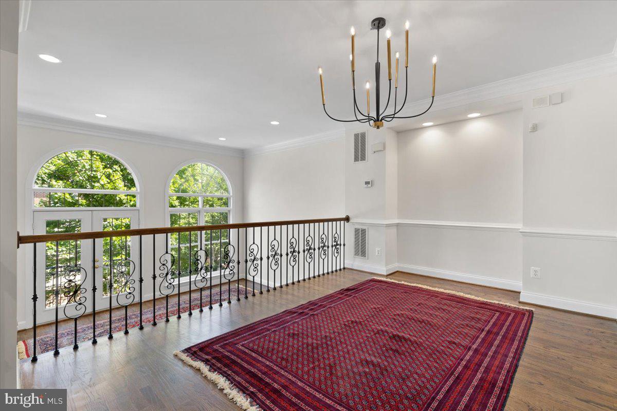 PALISADES PARK - Residential