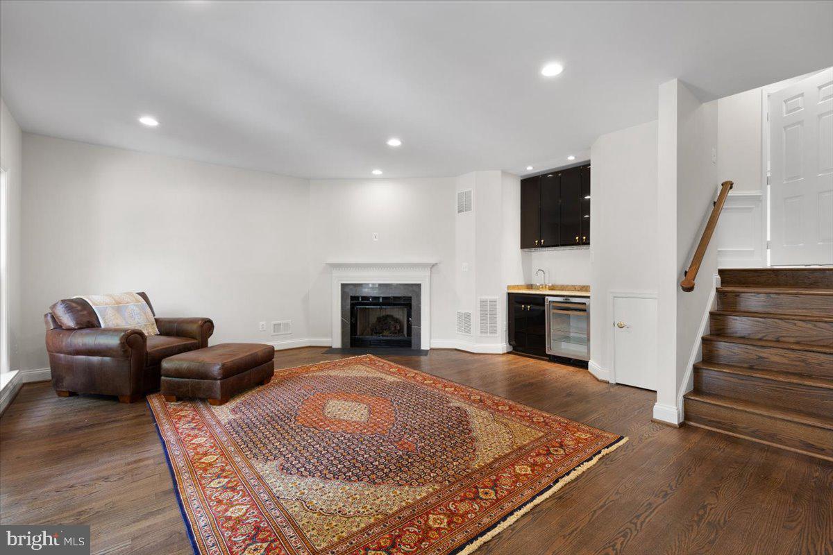 PALISADES PARK - Residential