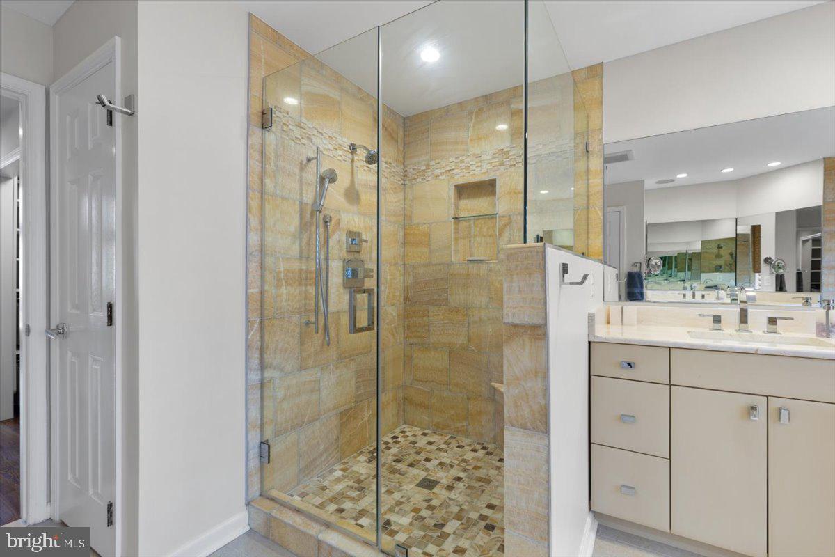 PALISADES PARK - Residential