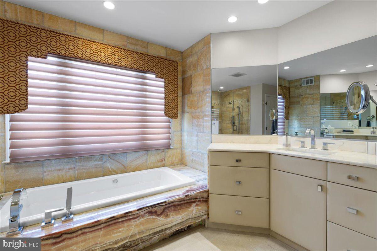 PALISADES PARK - Residential