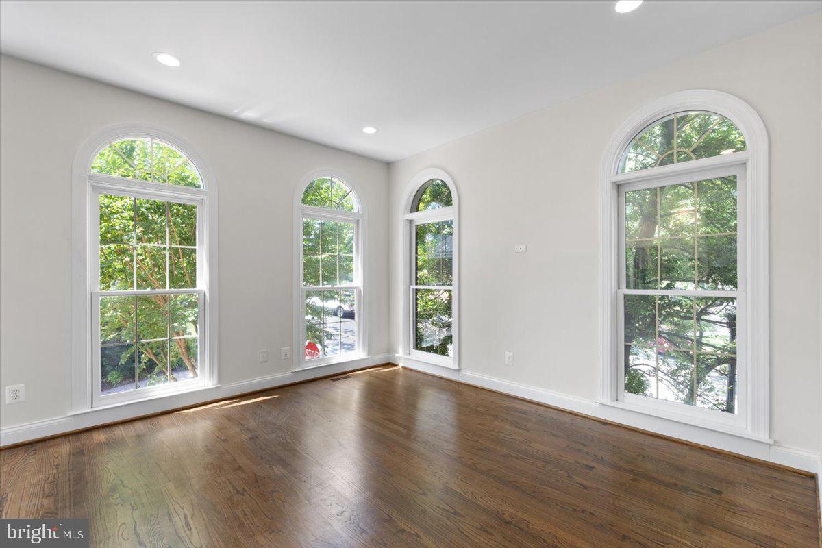 PALISADES PARK - Residential