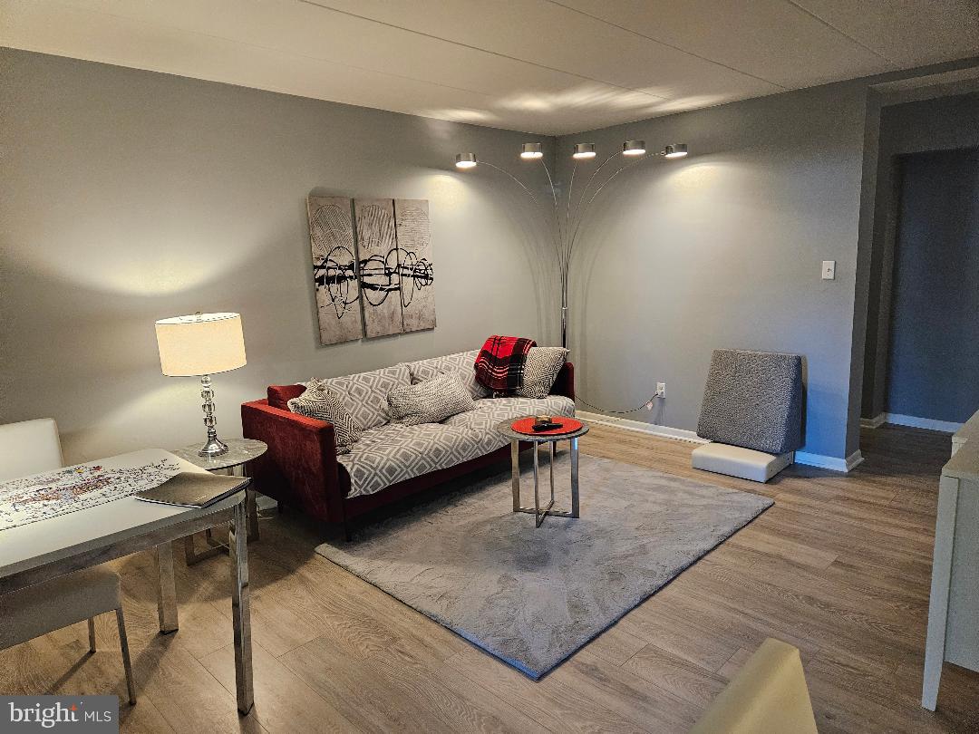 GLENVALE CONDO - Residential