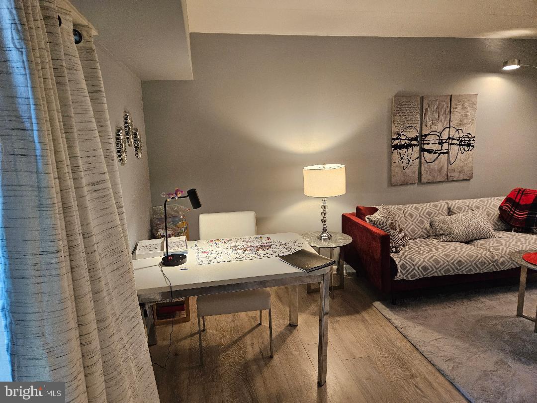 GLENVALE CONDO - Residential