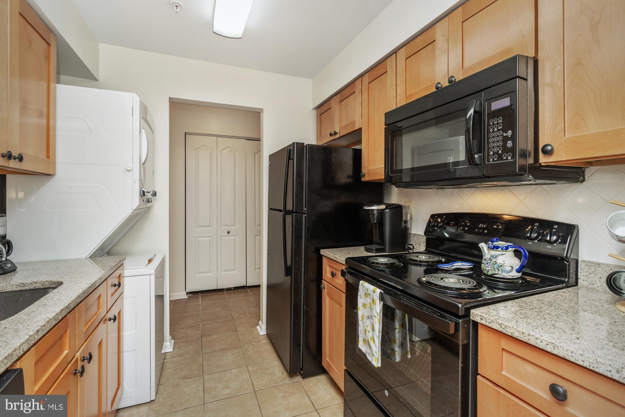 VILLAGE OF MONTGOMERY RUN - Residential