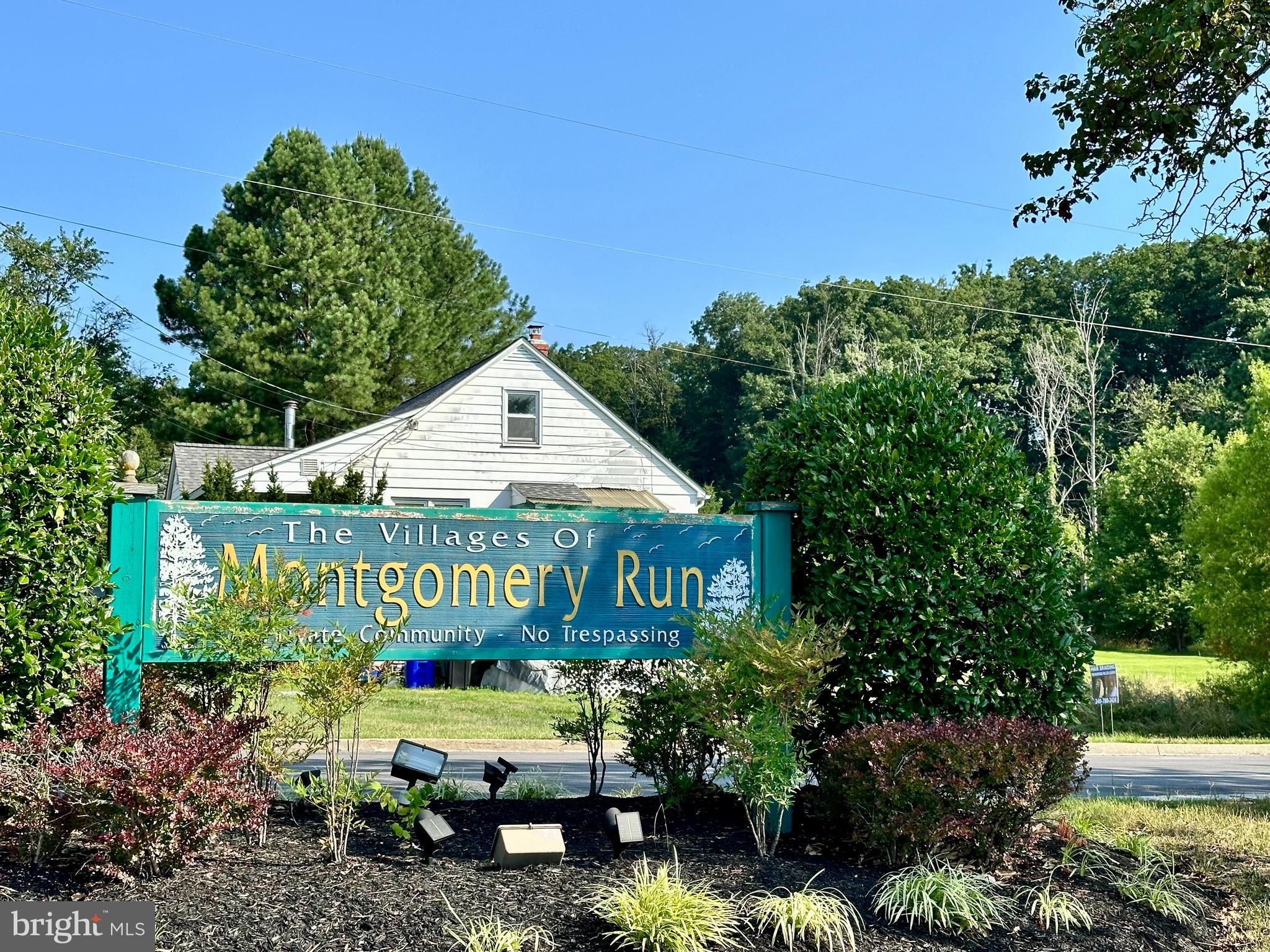VILLAGE OF MONTGOMERY RUN - Residential