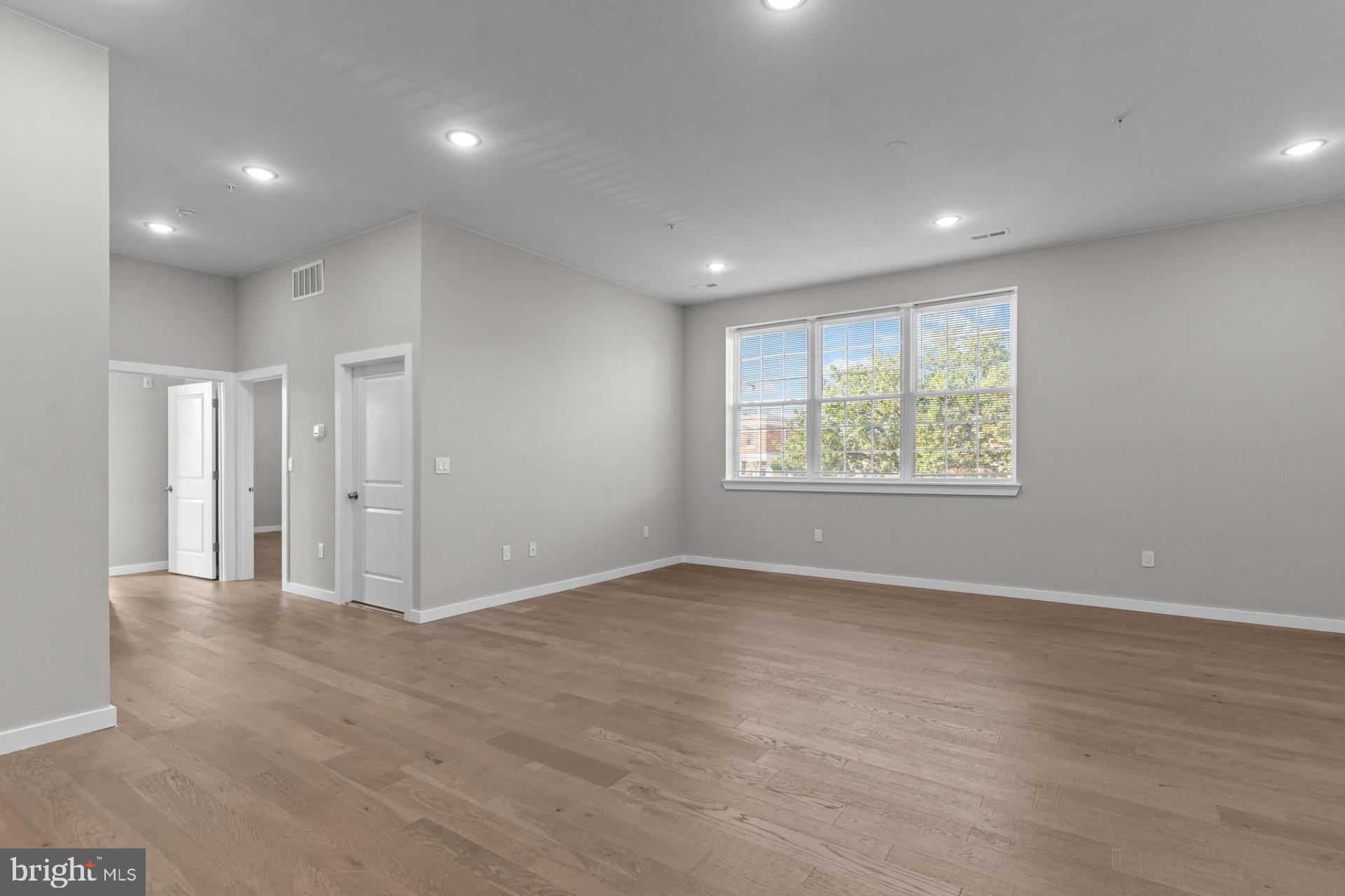 BRISTOL - Residential