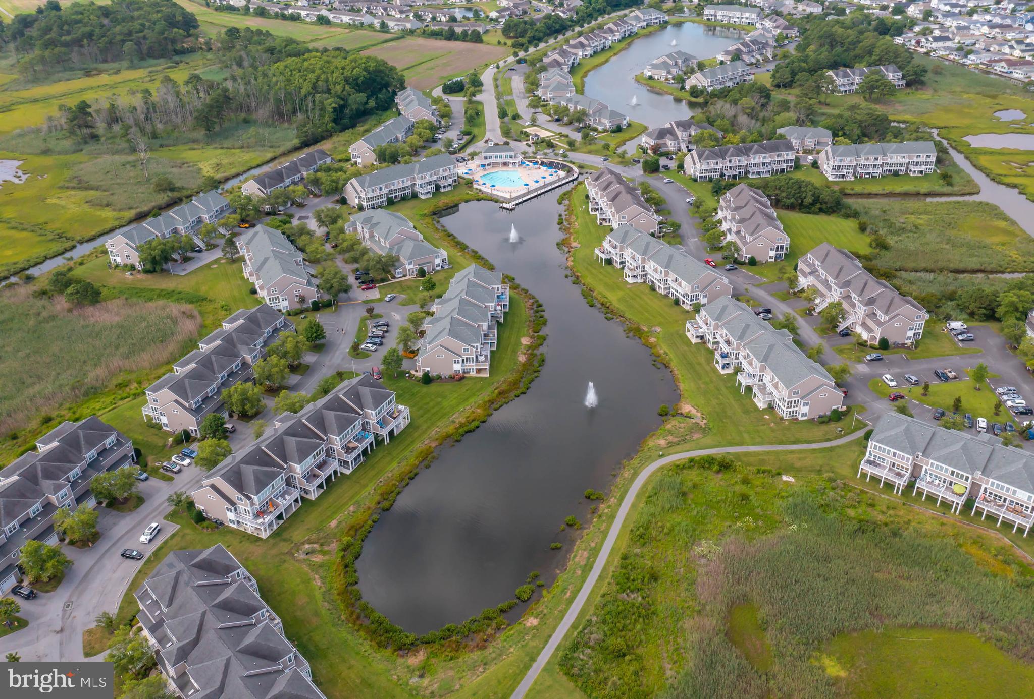 BAYVILLE SHORES - Residential