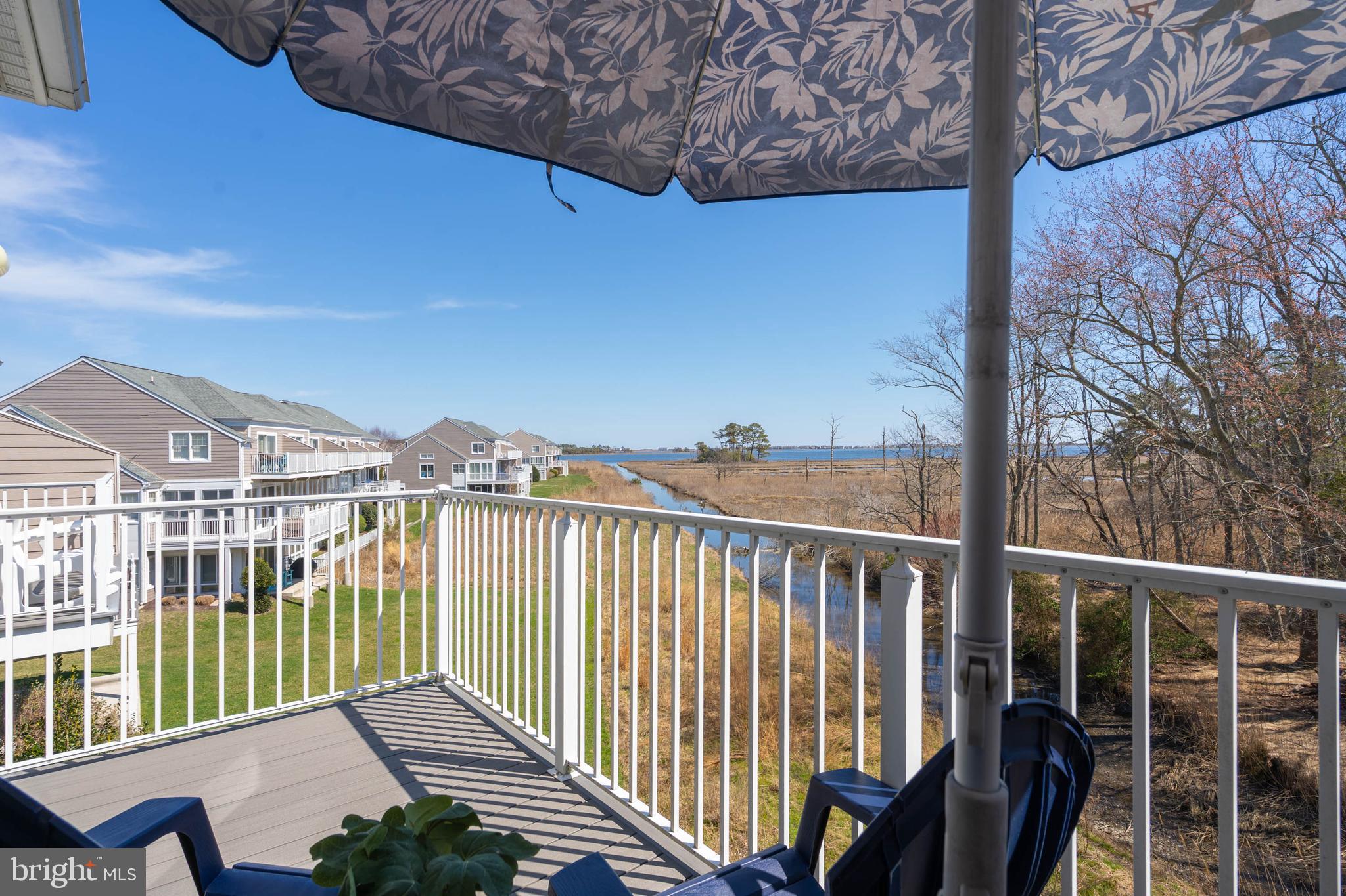 BAYVILLE SHORES - Residential