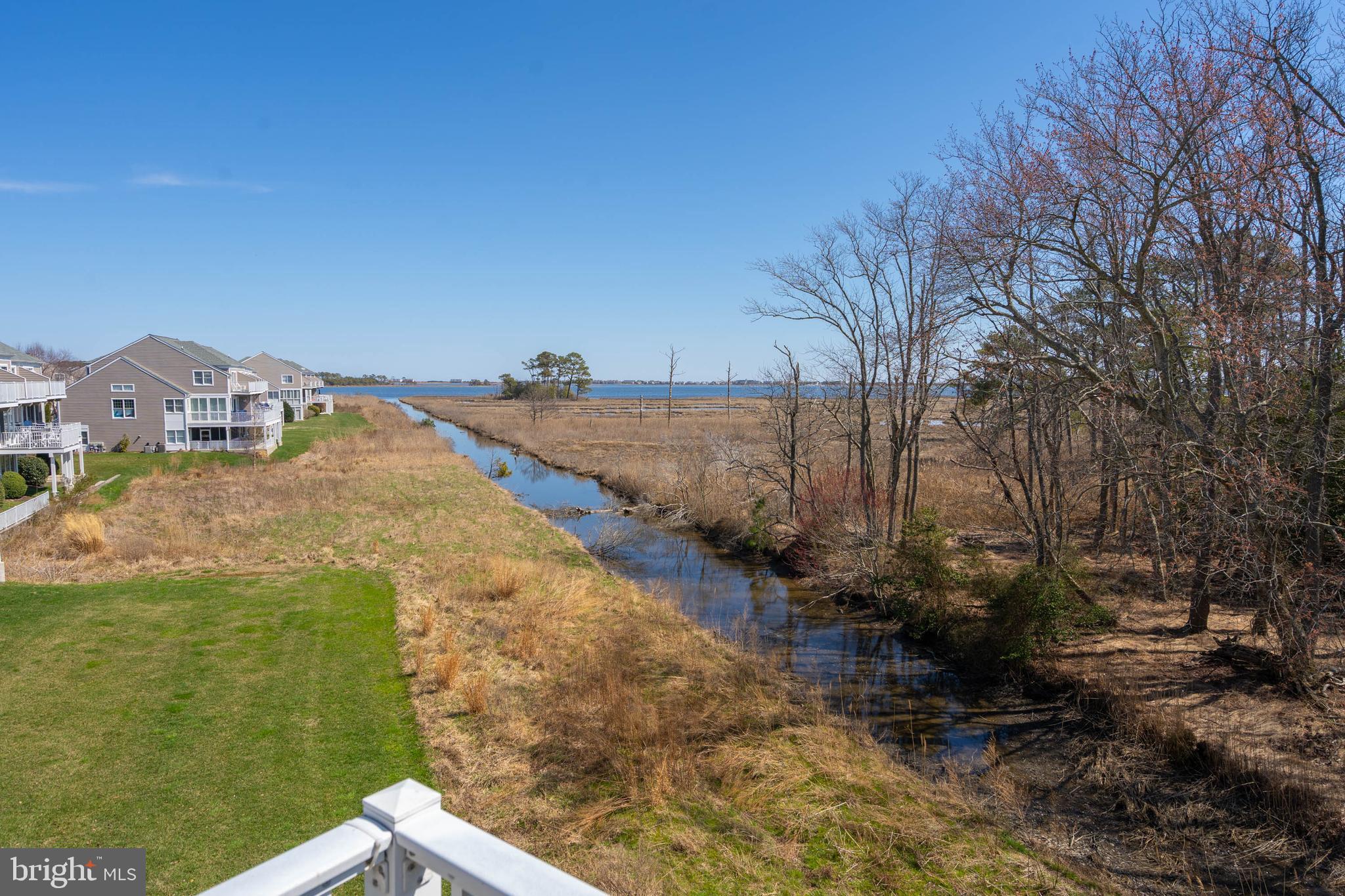 BAYVILLE SHORES - Residential