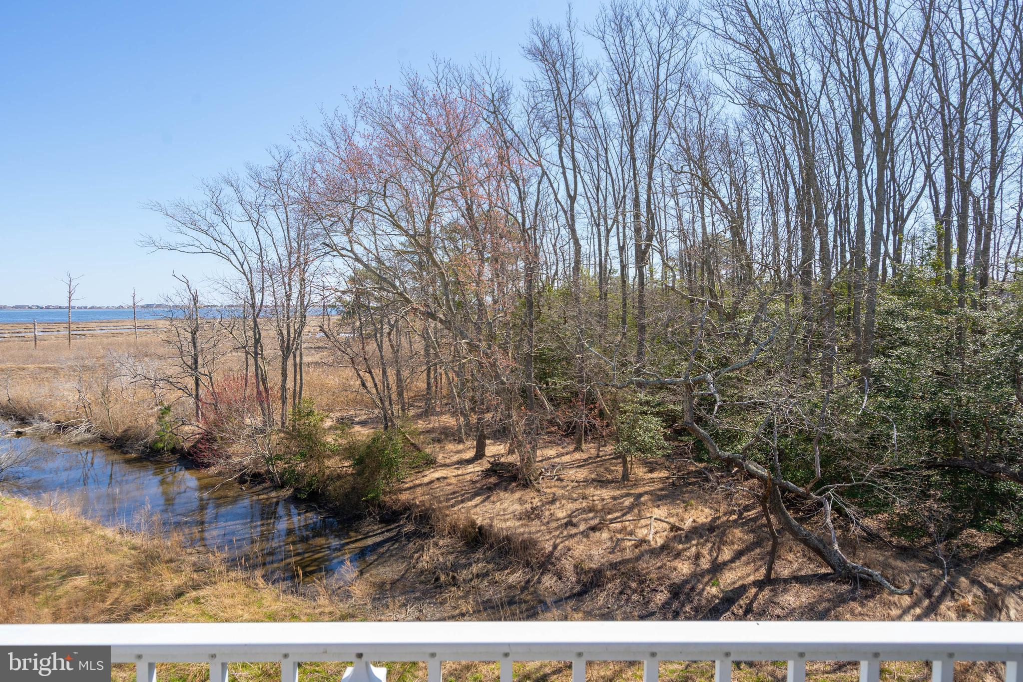 BAYVILLE SHORES - Residential