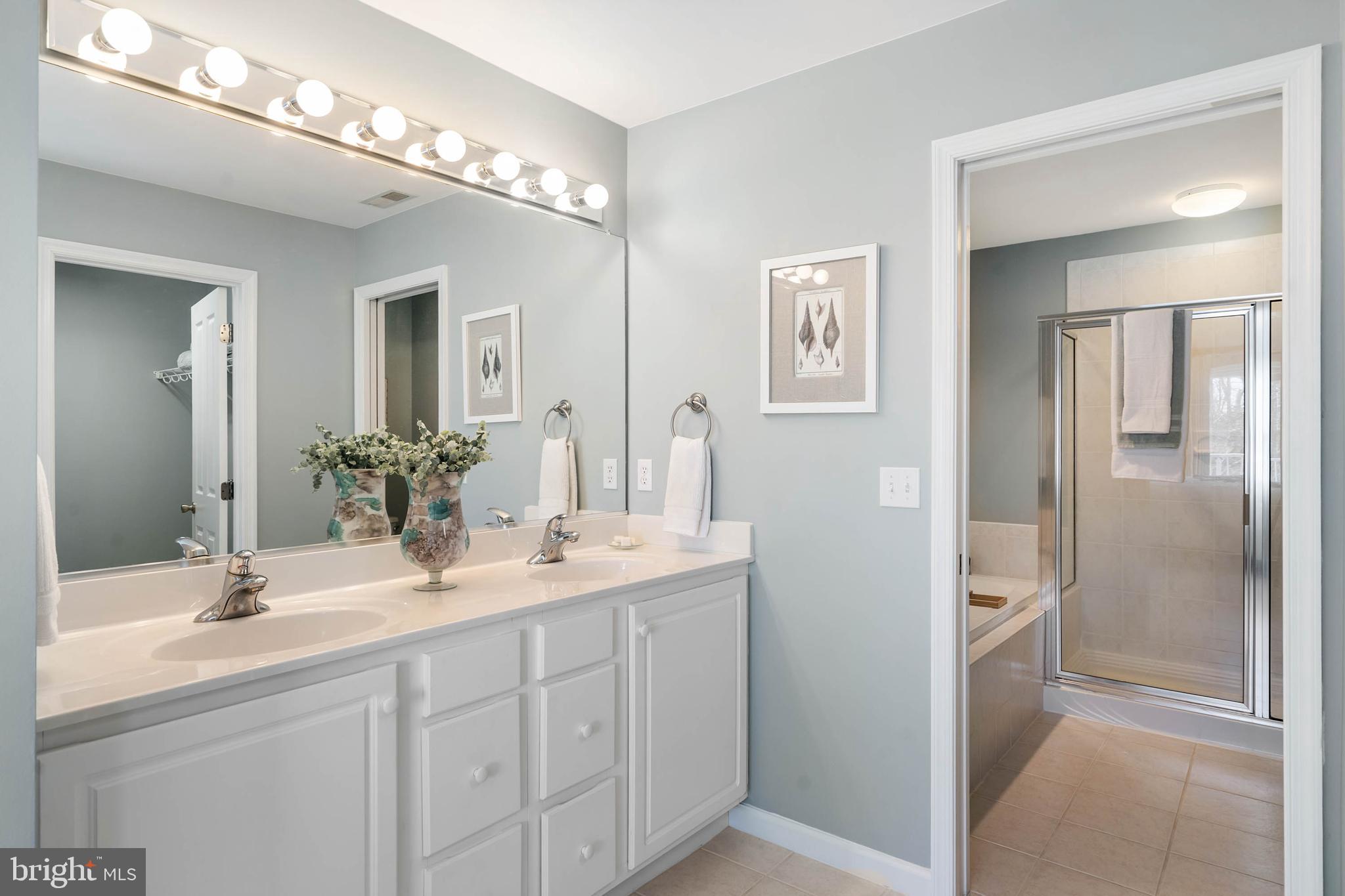 BAYVILLE SHORES - Residential