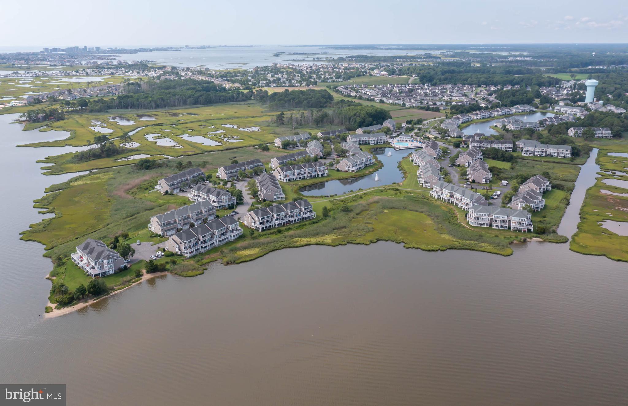 BAYVILLE SHORES - Residential