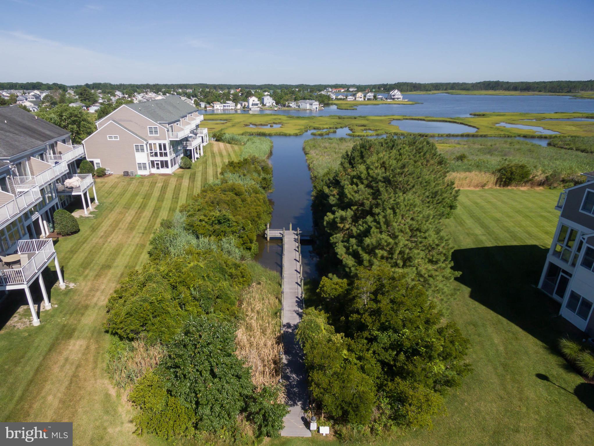BAYVILLE SHORES - Residential
