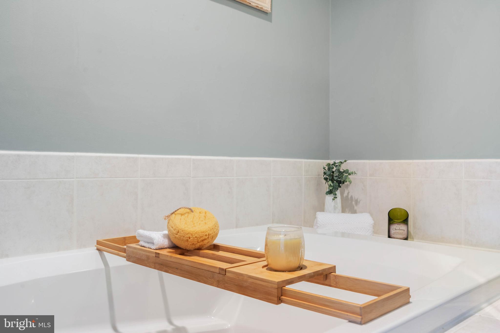 BAYVILLE SHORES - Residential