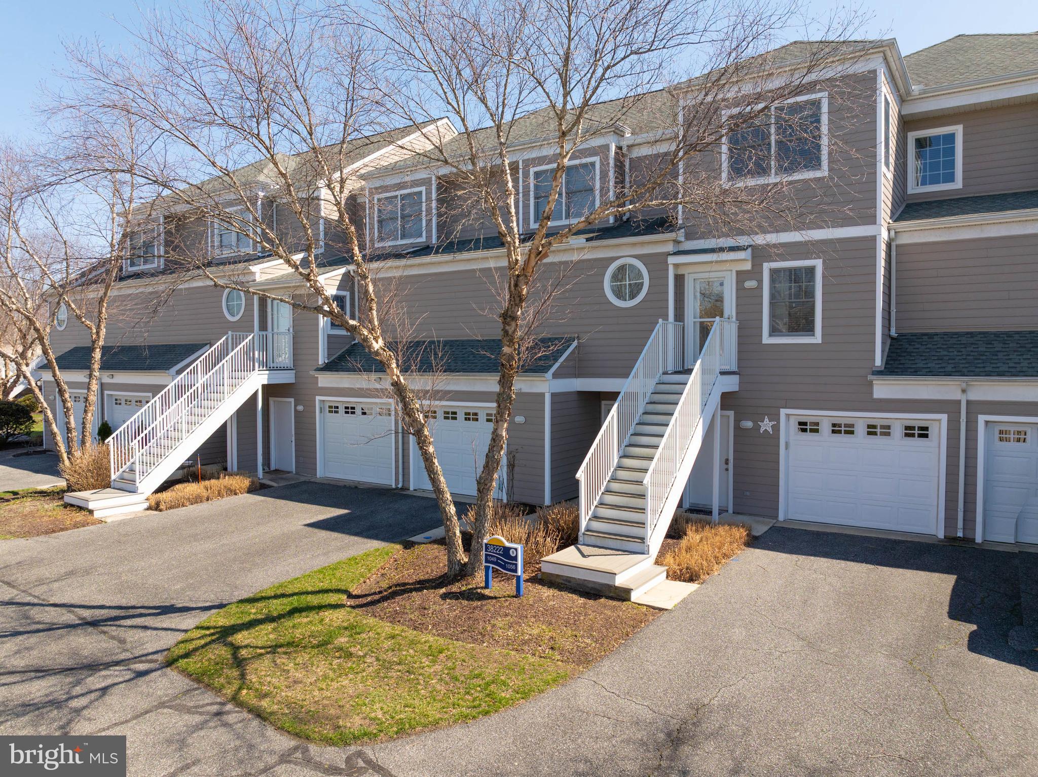 BAYVILLE SHORES - Residential