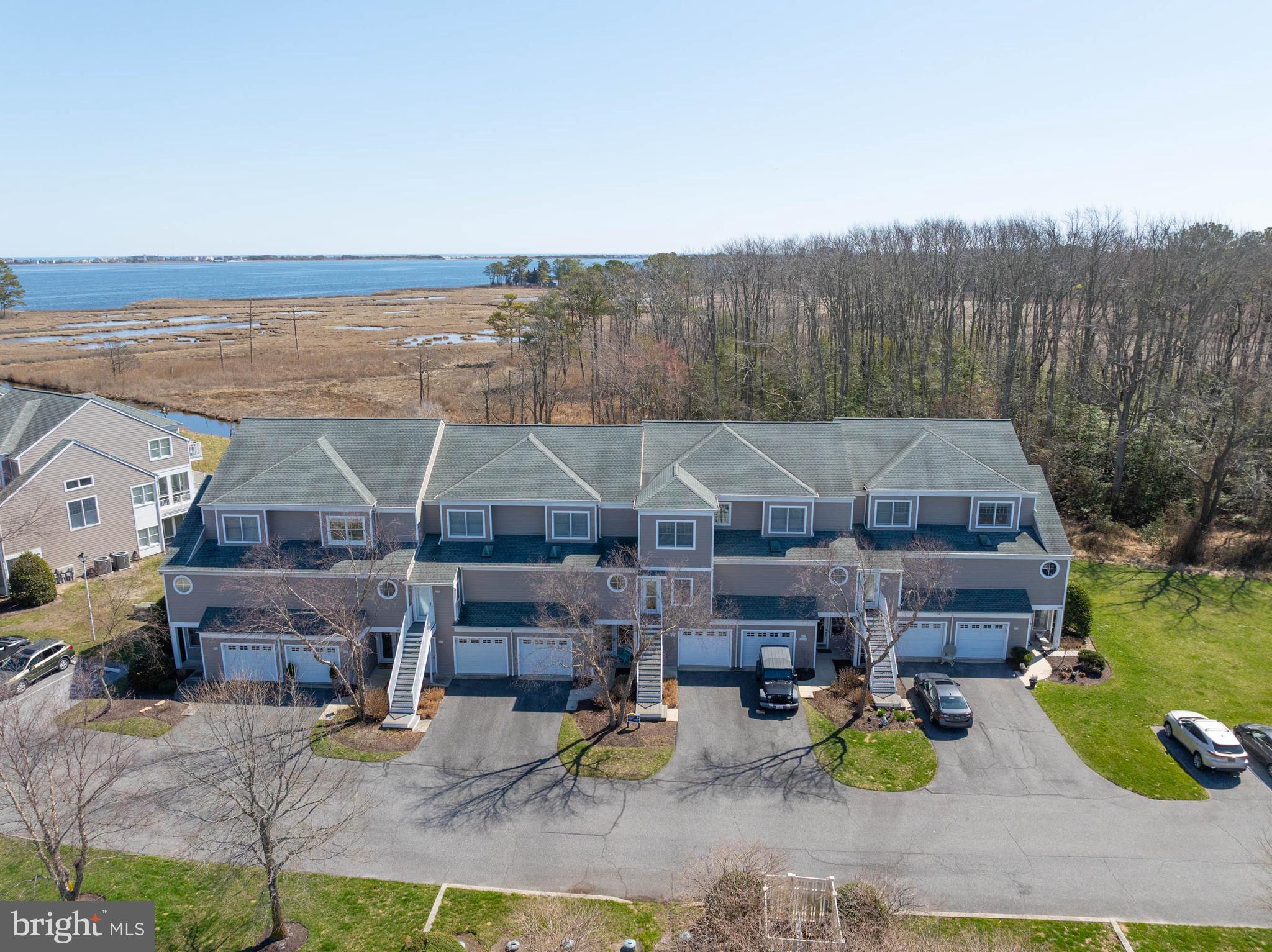 BAYVILLE SHORES - Residential