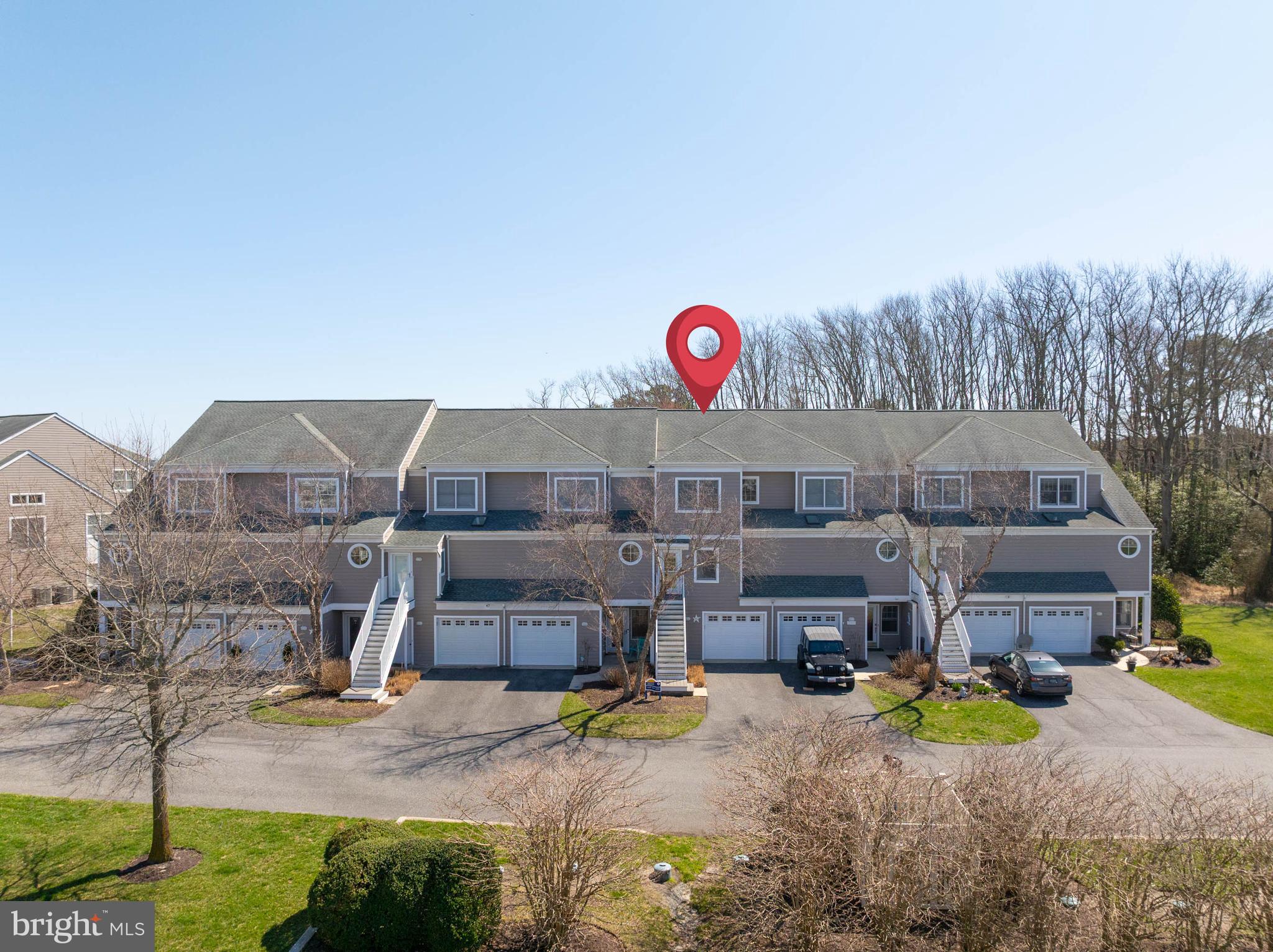 BAYVILLE SHORES - Residential