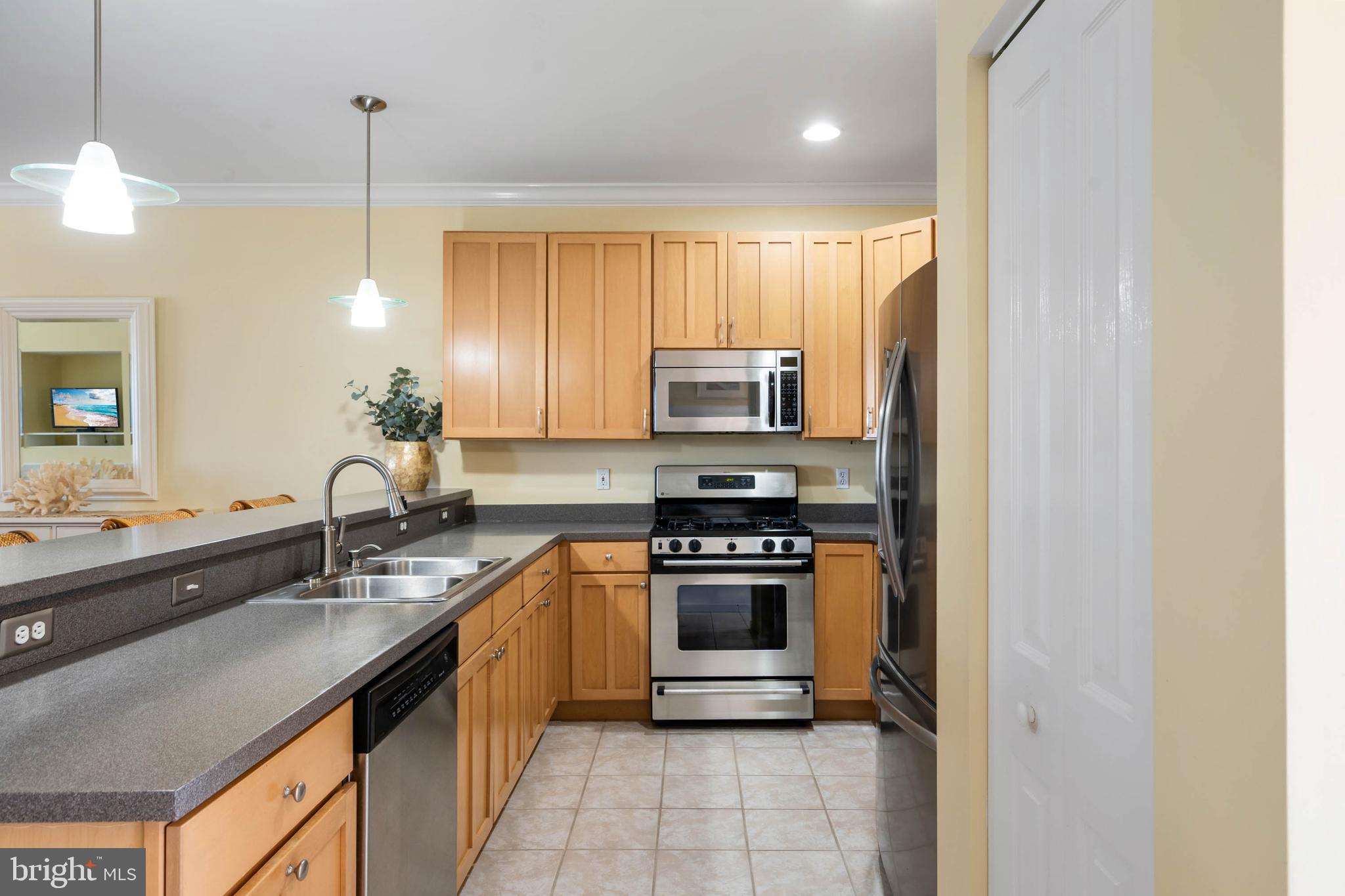 BAYVILLE SHORES - Residential