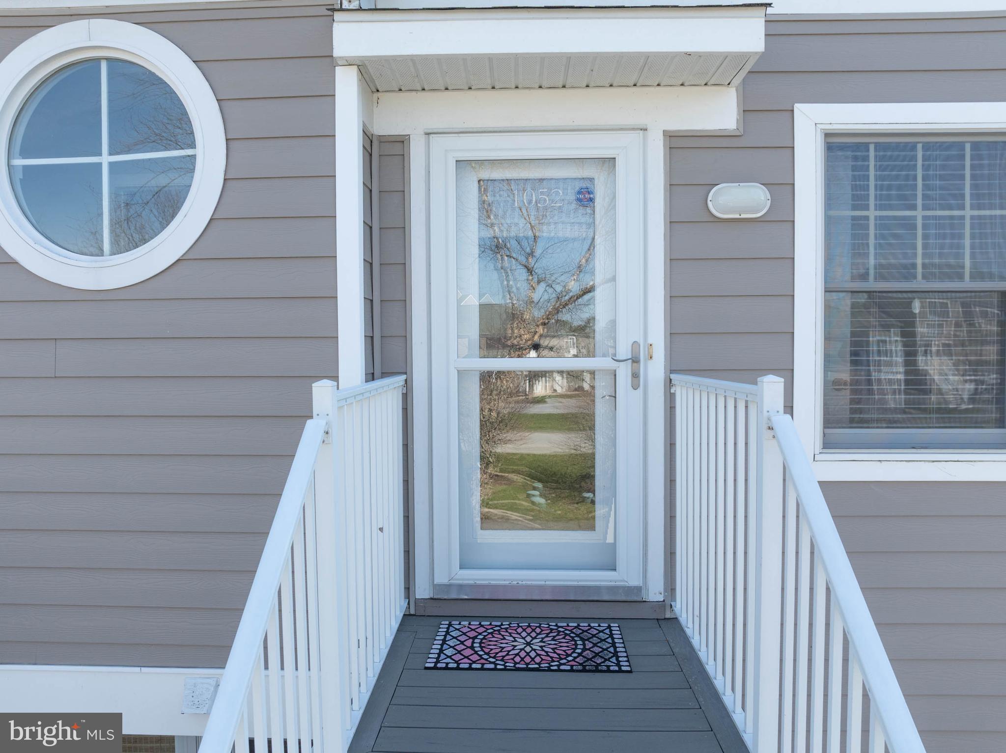 BAYVILLE SHORES - Residential