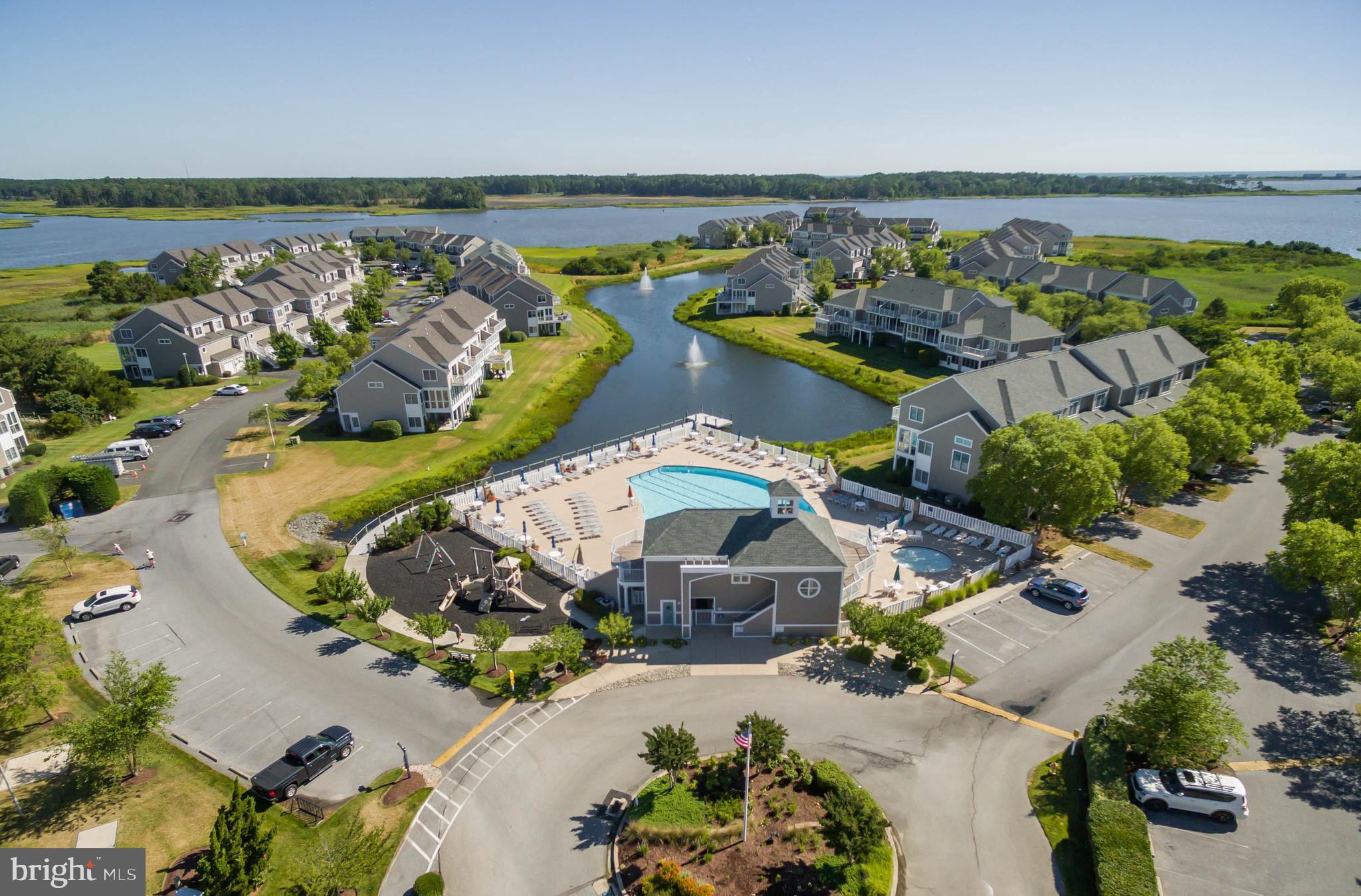 BAYVILLE SHORES - Residential