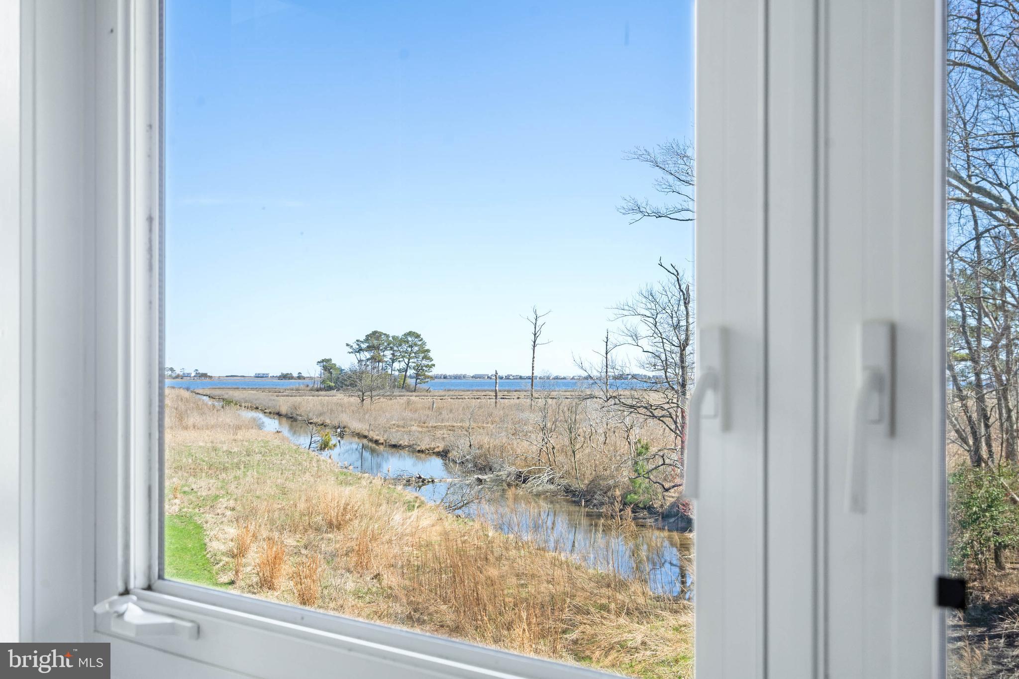 BAYVILLE SHORES - Residential