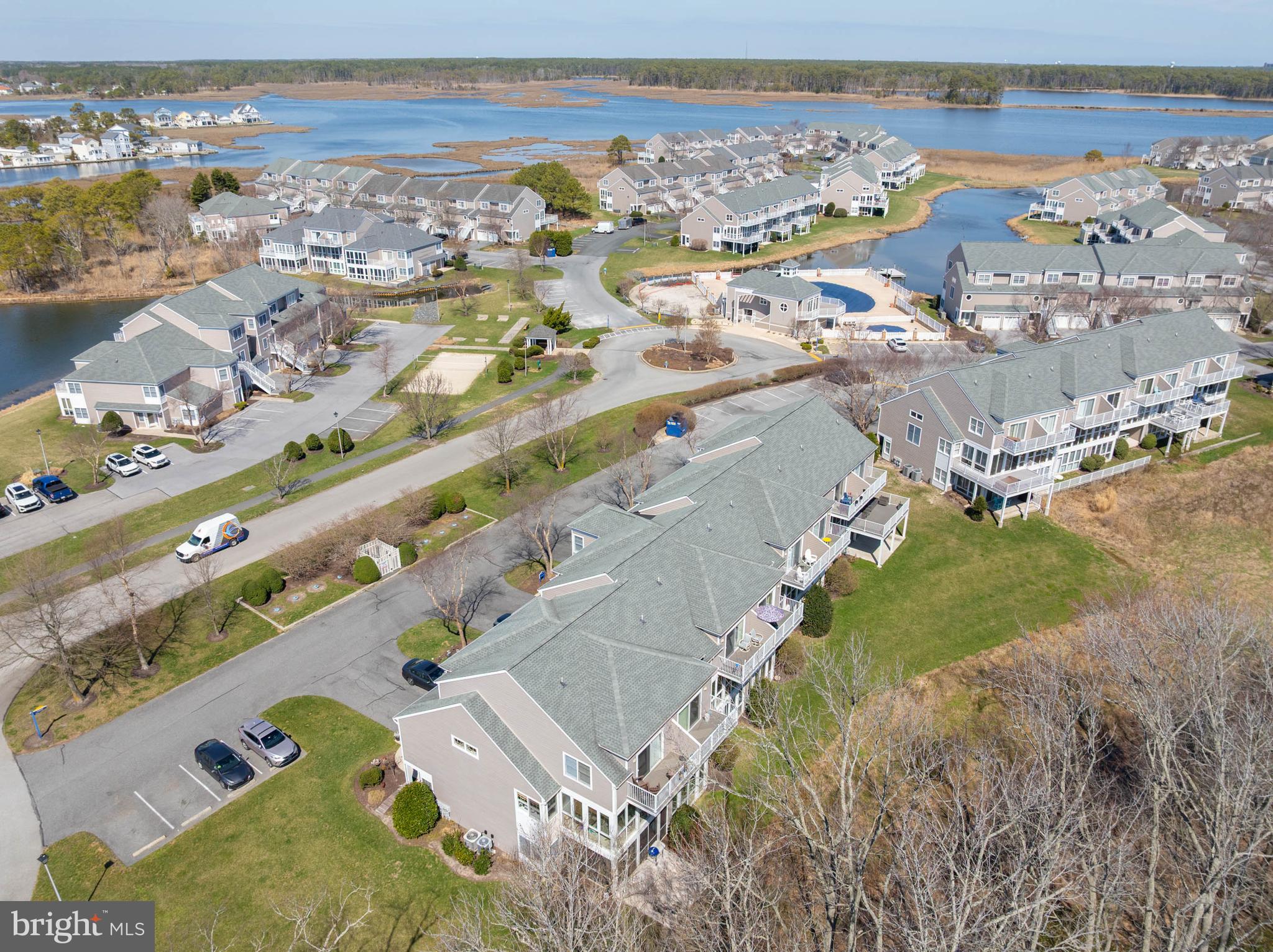 BAYVILLE SHORES - Residential